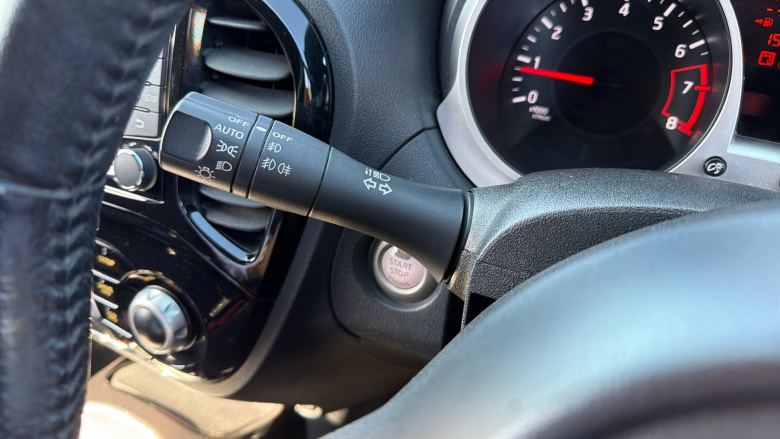 Nissan Juke 1.2 DiG-T N-Connecta 5dr Petrol Hatchback